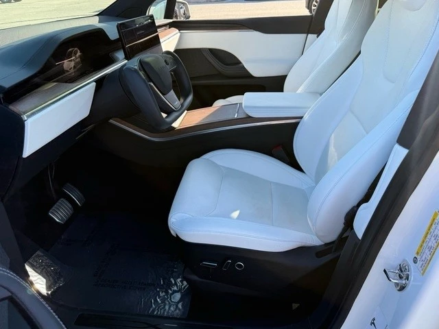 2022 Tesla Model X - Image 11 of 12