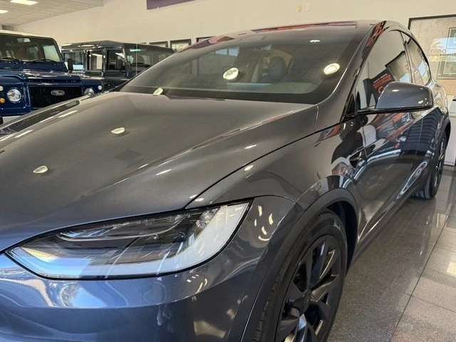 2022 Tesla Model X - Image 7 of 12