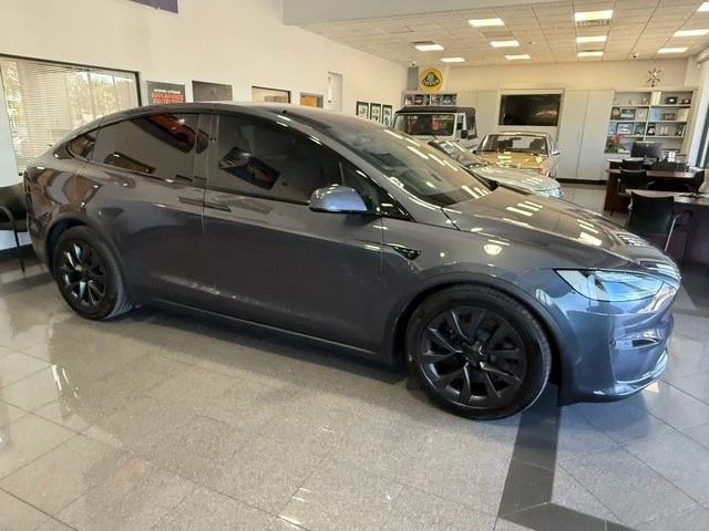 2022 Tesla Model X - Image 6 of 12