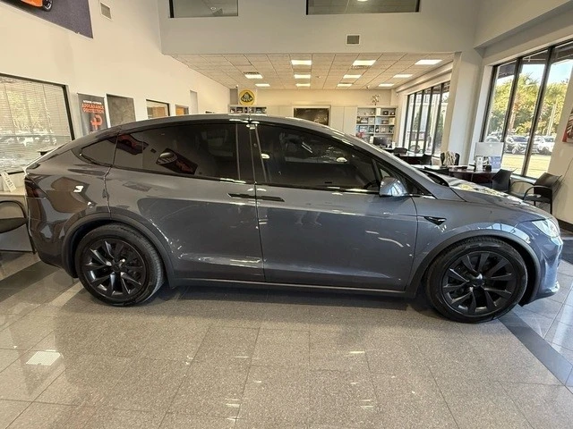 2022 Tesla Model X - Image 5 of 12