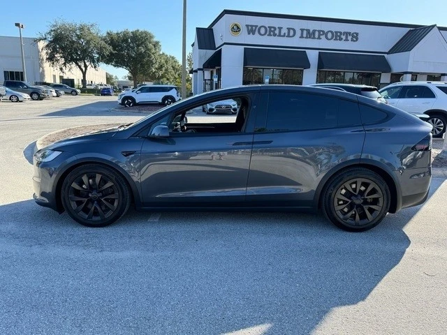 2022 Tesla Model X - Image 9 of 12