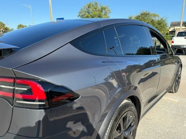 2022 Tesla Model X - Image 19 of 21
