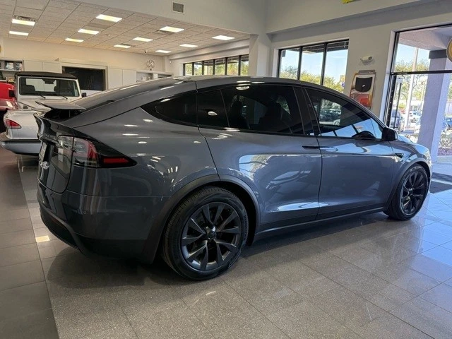 2022 Tesla Model X - Image 4 of 12