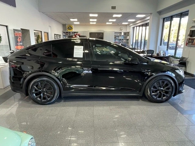 2022 Tesla Model X Plaid - Image 5 of 12