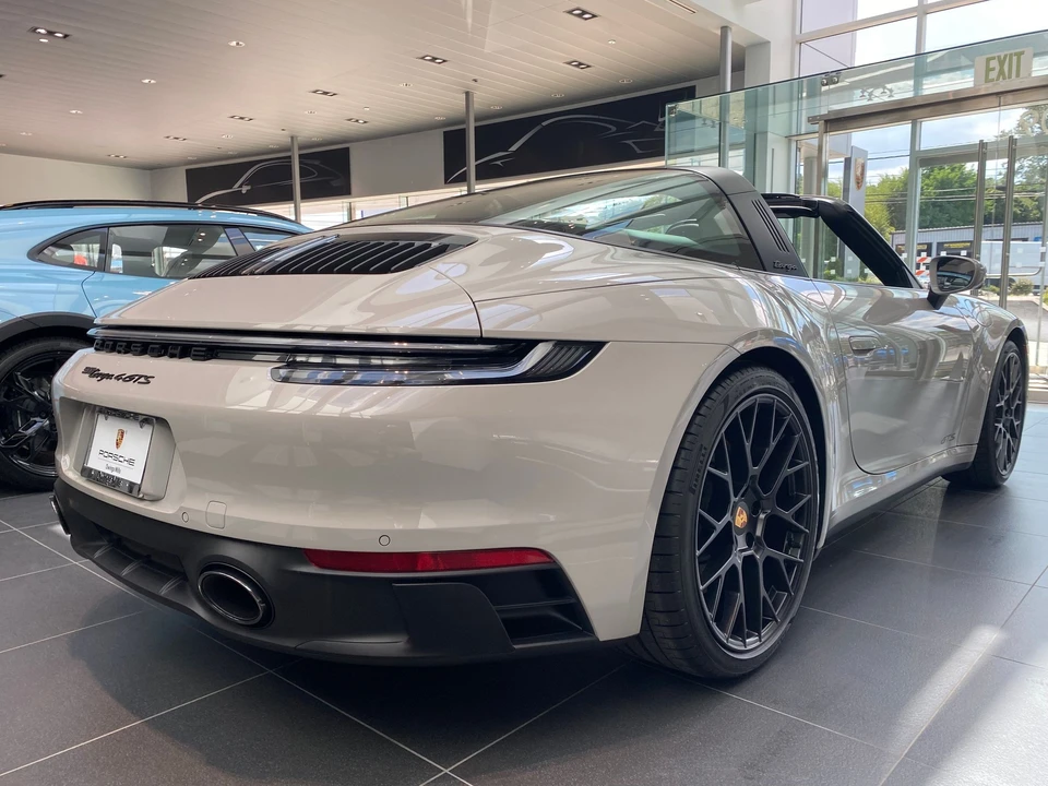 2022 Porsche 992 Targa 4 GTS - Image 23 of 24