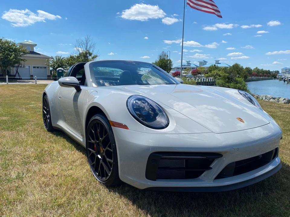 2022 Porsche 992 Targa 4 GTS - Image 10 of 24