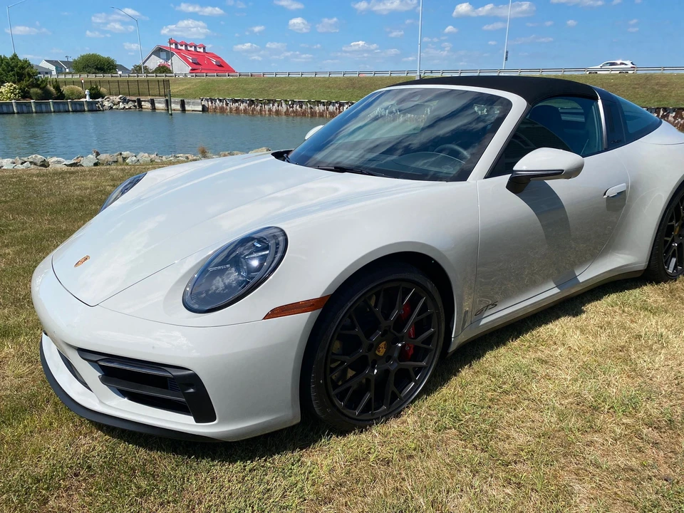 2022 Porsche 992 Targa 4 GTS - Image 19 of 24