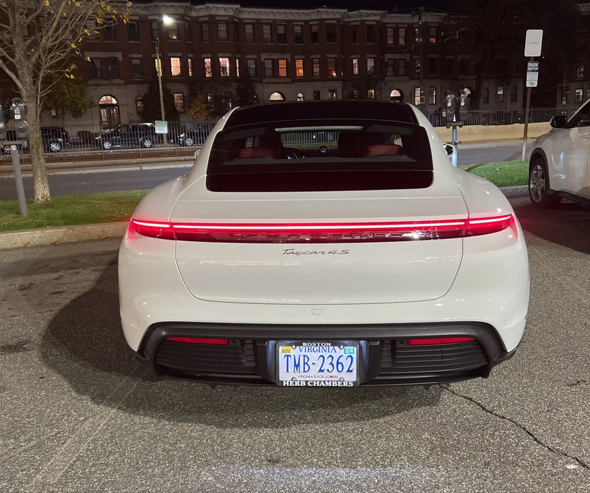 2022 Porsche Taycan 4S - Image 7 of 9