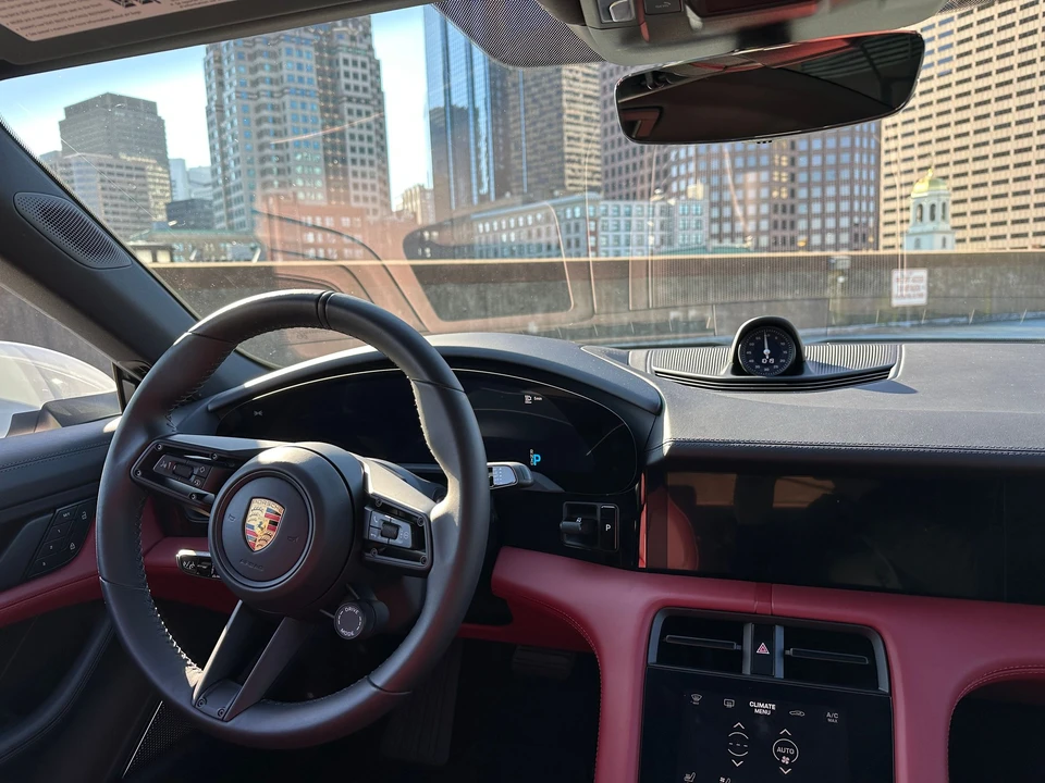 2022 Porsche Taycan 4S - Image 5 of 9