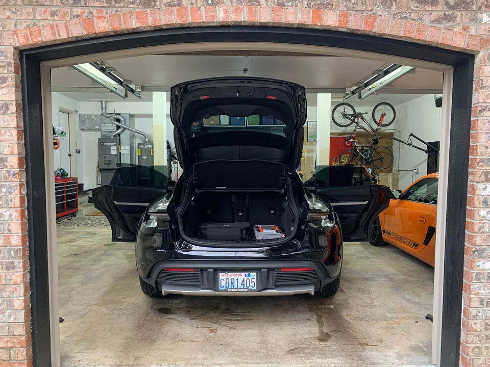 2022 Porsche Taycan - Image 10 of 18