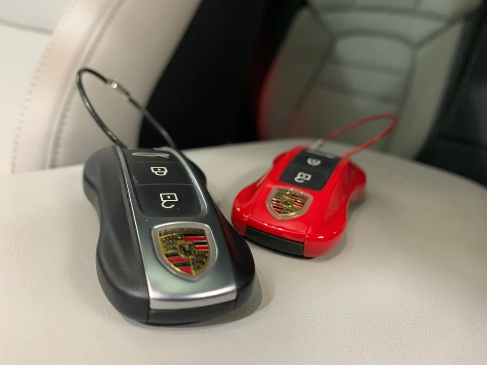 2022 Porsche Taycan - Image 16 of 18