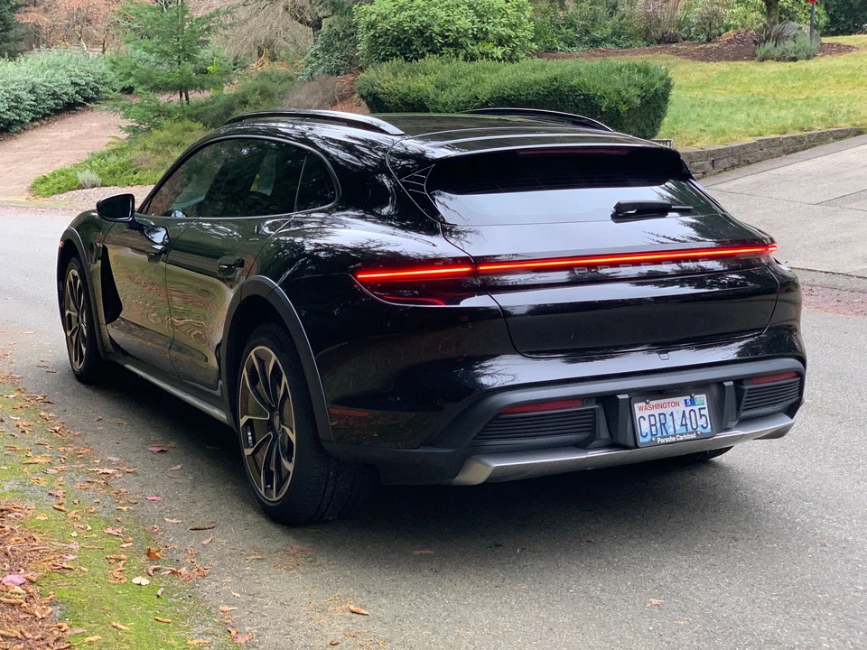 2022 Porsche Taycan - Image 4 of 18