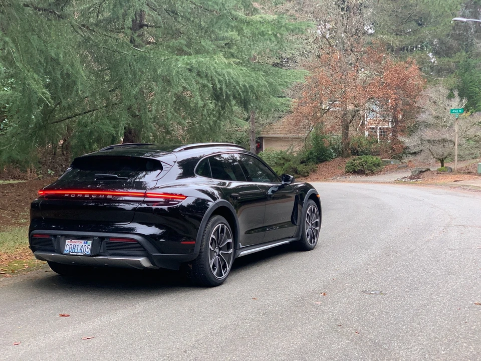 2022 Porsche Taycan - Image 6 of 18