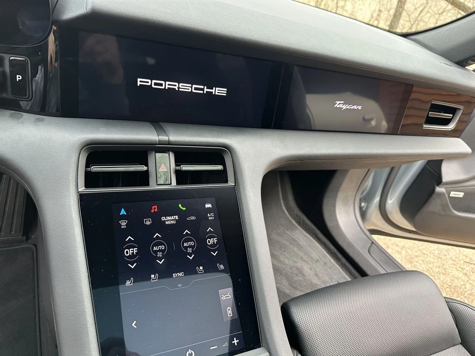 2022 Porsche Taycan - Image 9 of 18