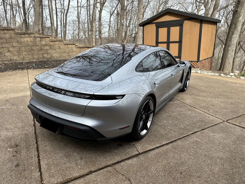 2022 Porsche Taycan - Image 7 of 18
