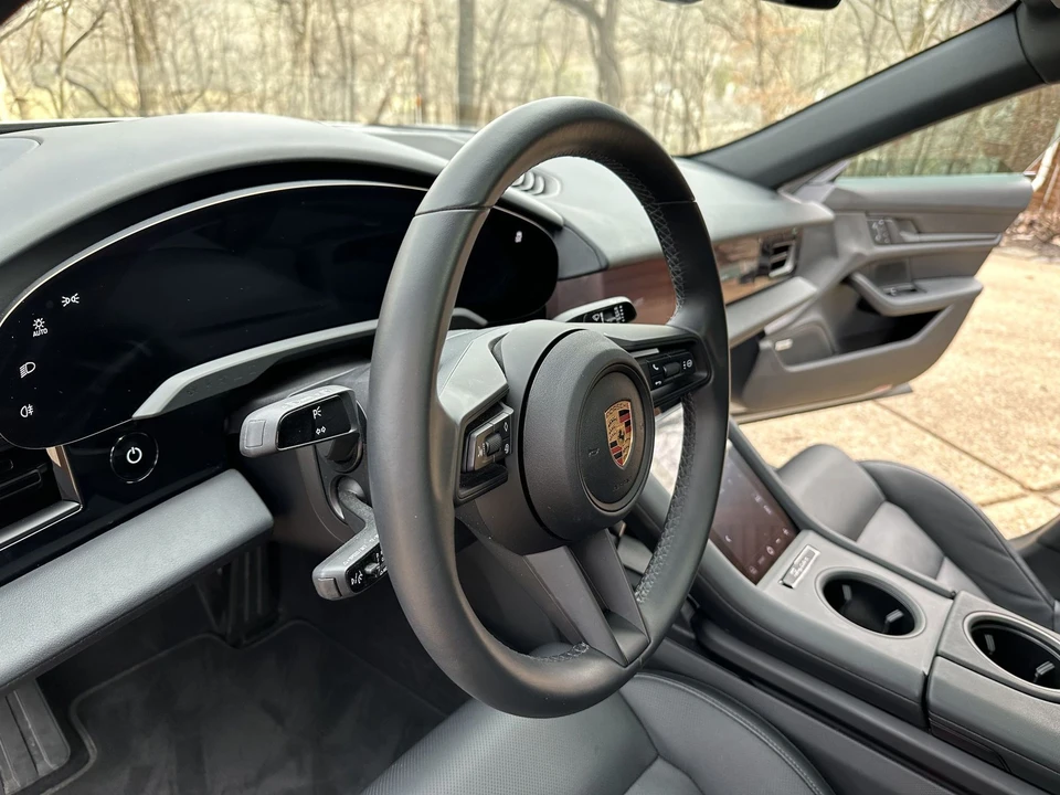 2022 Porsche Taycan - Image 10 of 18