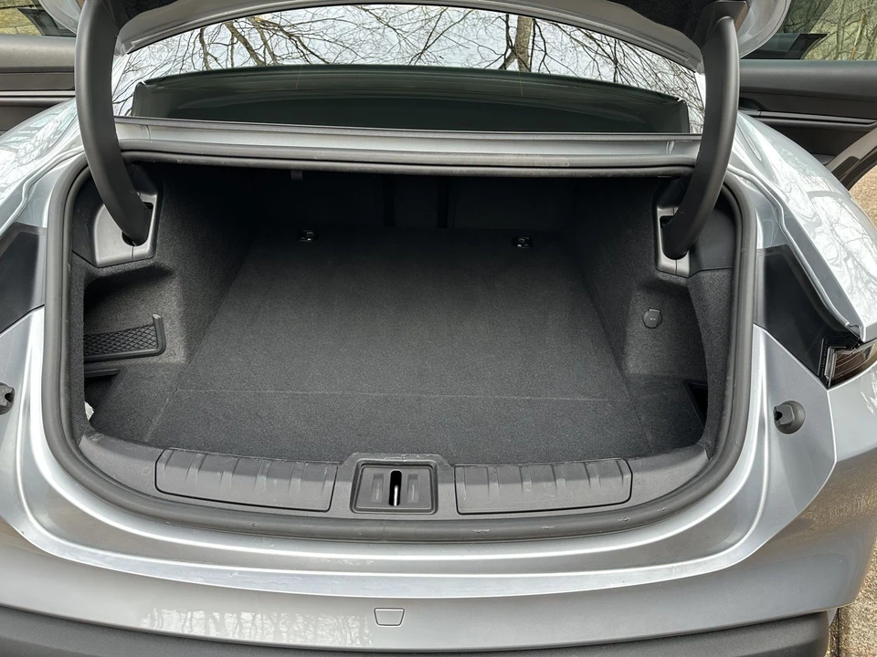 2022 Porsche Taycan - Image 15 of 18