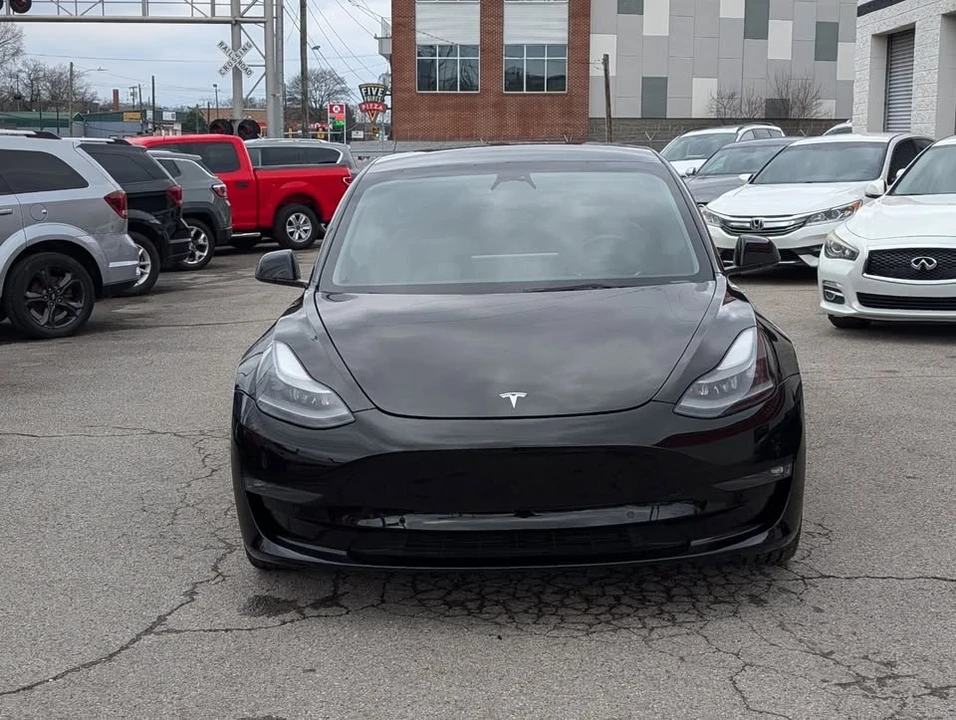 2022 Tesla Model 3 - Image 2 of 18