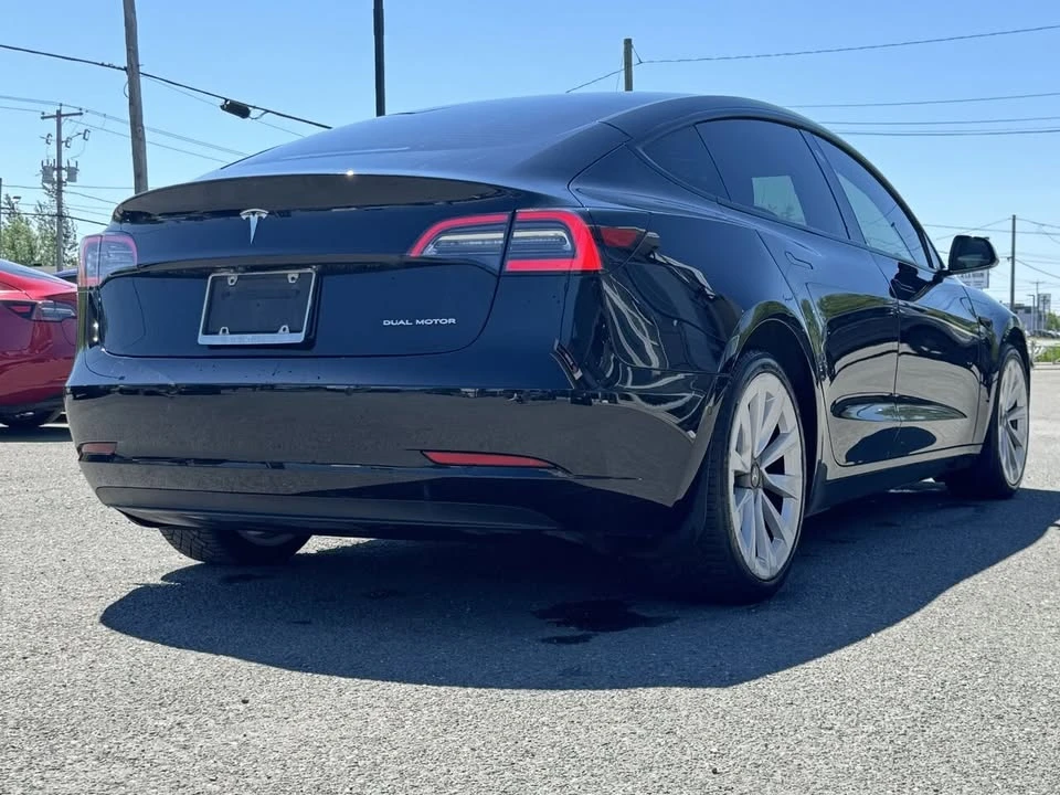 2022 Tesla Model 3 - Image 5 of 10