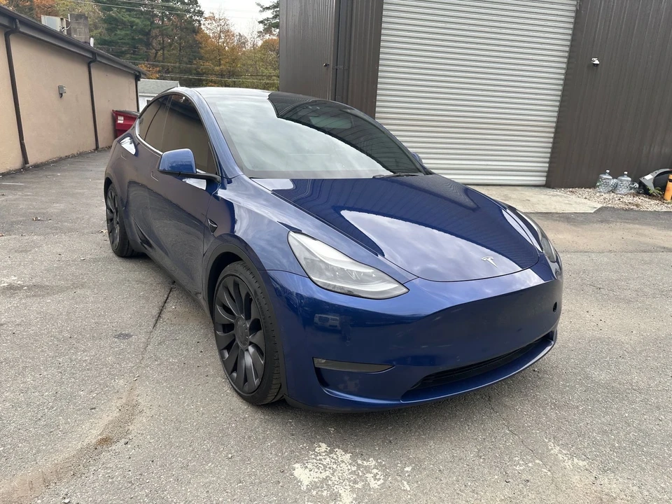 2022 Tesla Model Y Performance - Image 8 of 17