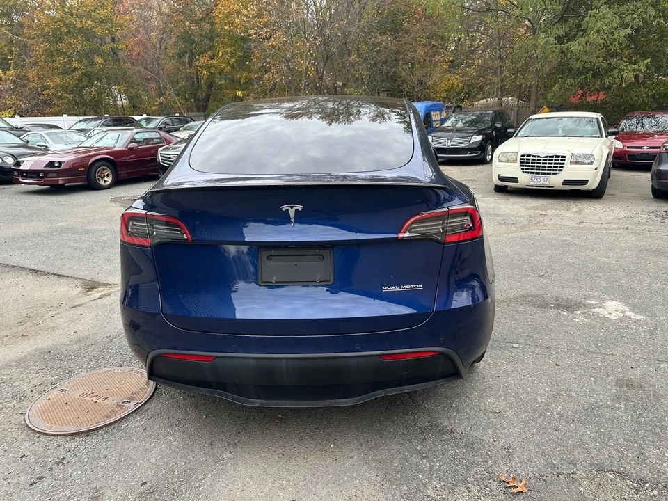 2022 Tesla Model Y Performance - Image 5 of 17