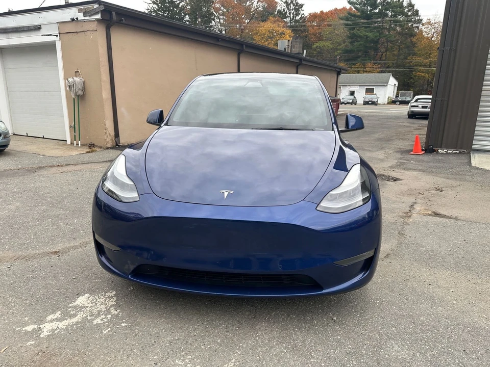 2022 Tesla Model Y Performance - Image 9 of 17