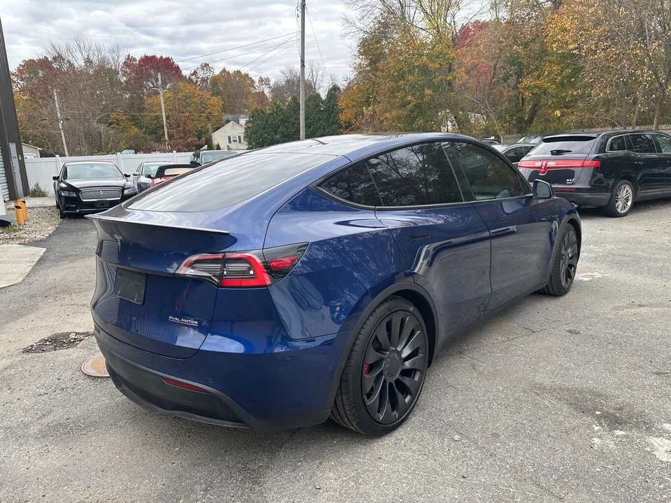 2022 Tesla Model Y Performance - Image 6 of 17