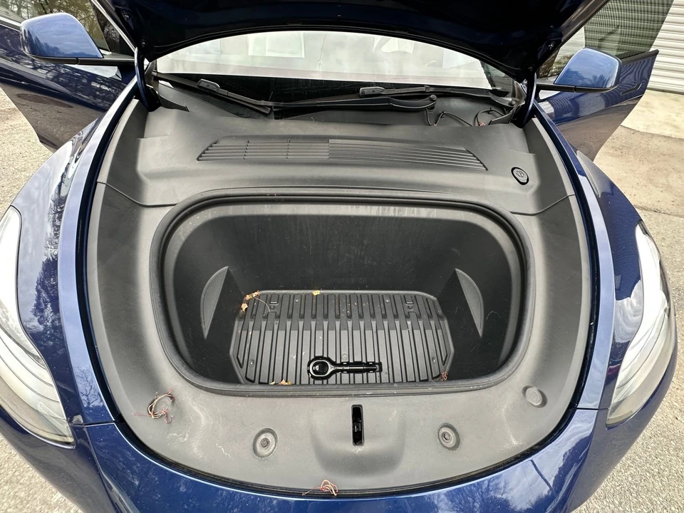 2022 Tesla Model Y Performance - Image 10 of 17