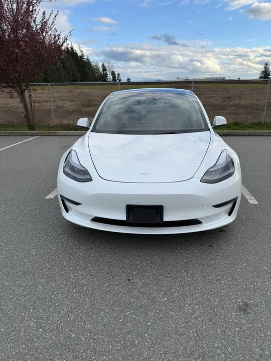 2022 Tesla Model 3 - Image 2 of 18