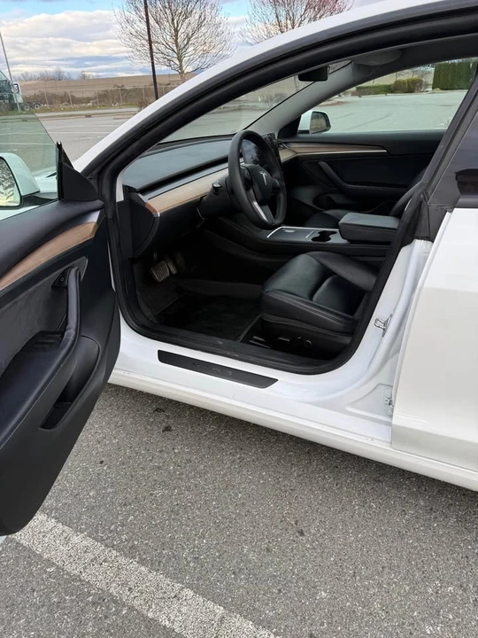 2022 Tesla Model 3 - Image 10 of 18