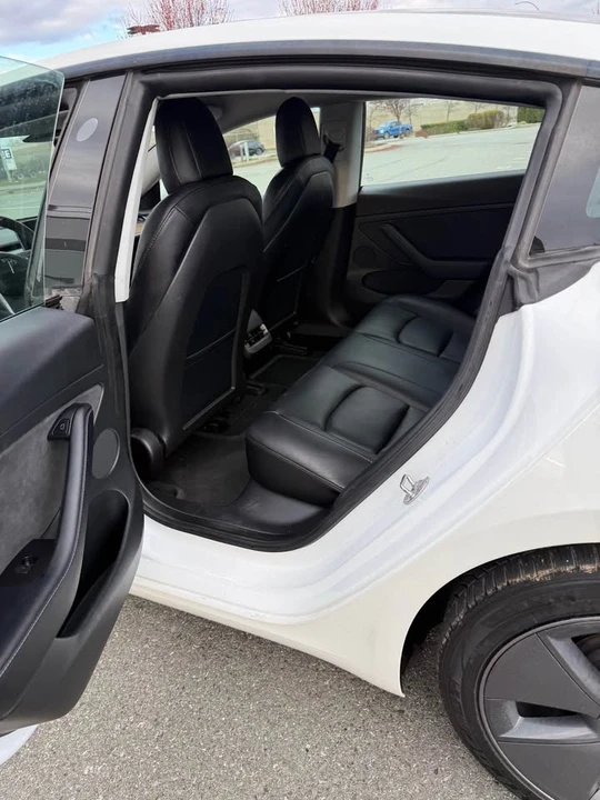 2022 Tesla Model 3 - Image 8 of 18