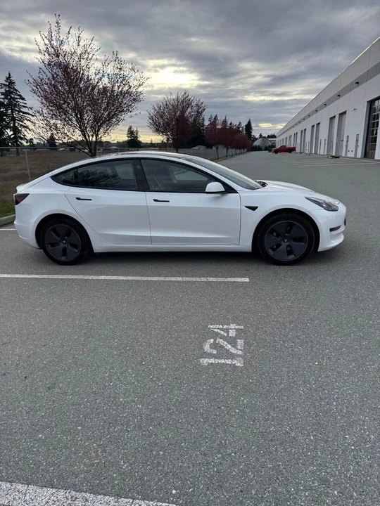 2022 Tesla Model 3 - Image 13 of 18