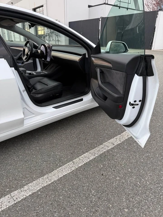 2022 Tesla Model 3 - Image 9 of 18