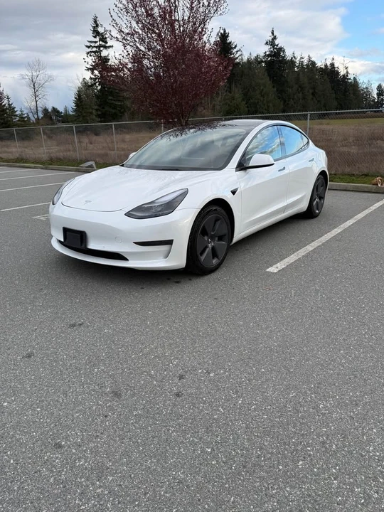 2022 Tesla Model 3 - Image 17 of 18