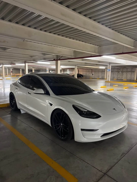 2022 Tesla Model 3 - Image 2 of 9