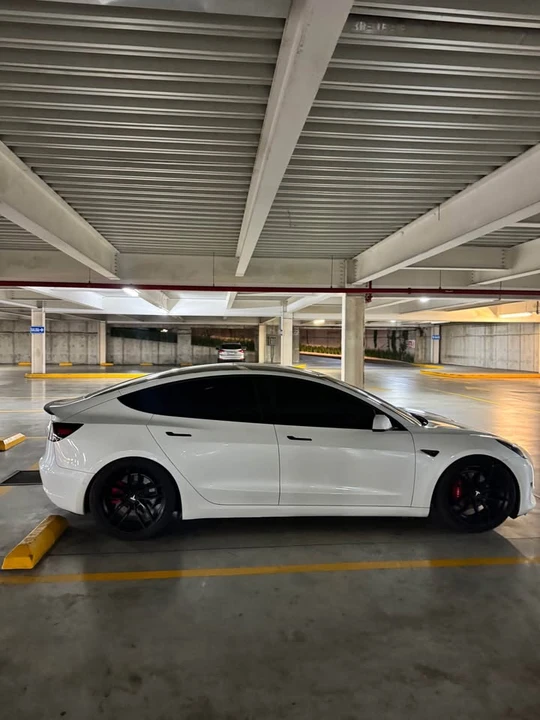 2022 Tesla Model 3 - Image 4 of 9