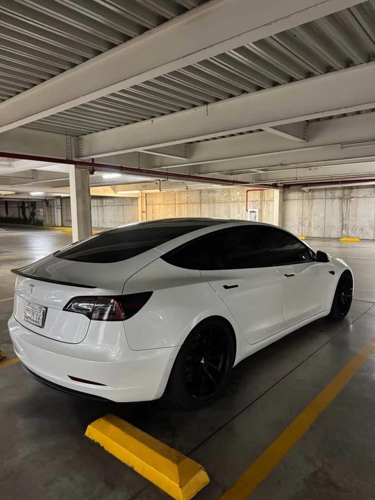 2022 Tesla Model 3 - Image 5 of 9