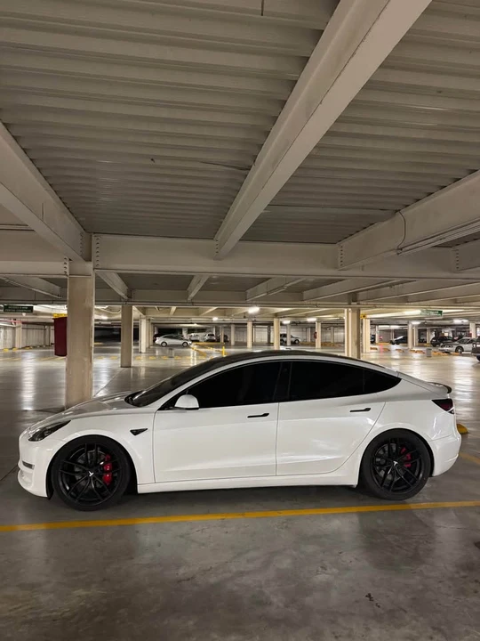 2022 Tesla Model 3 - Image 3 of 9