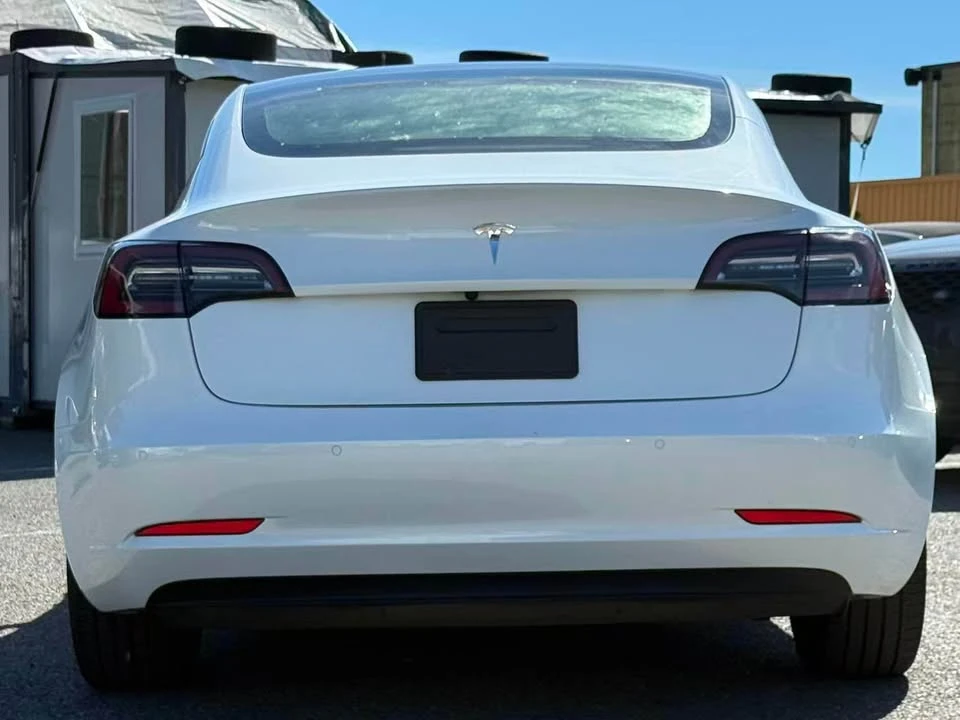 2022 Tesla Model 3 - Image 4 of 9