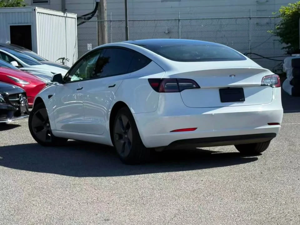 2022 Tesla Model 3 - Image 5 of 9