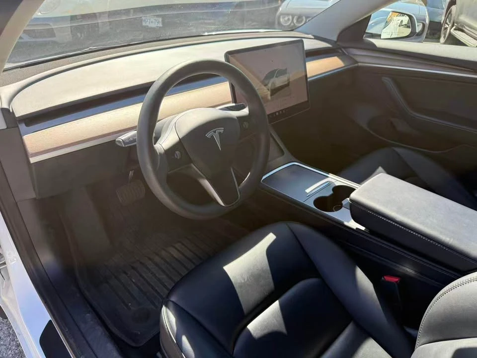 2022 Tesla Model 3 - Image 8 of 9