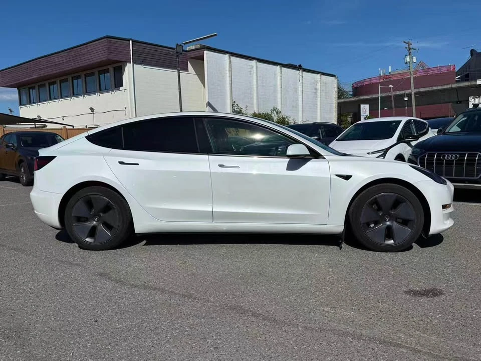 2022 Tesla Model 3 - Image 3 of 9