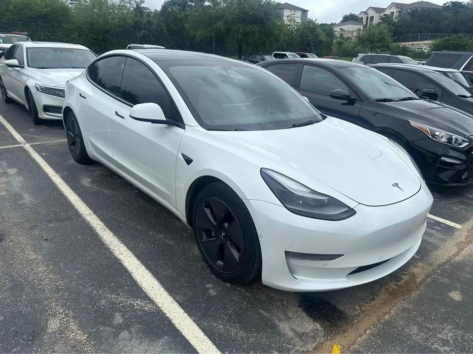 2022 Tesla Model 3 - Image 2 of 6