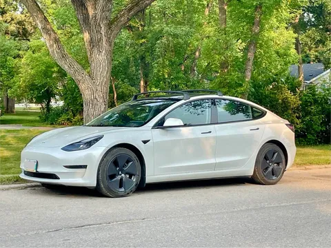 2022 Tesla Model 3 Standard Range Plus
