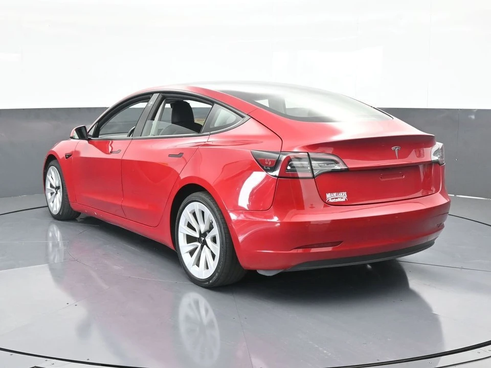 2022 Tesla Model 3 - Image 4 of 12