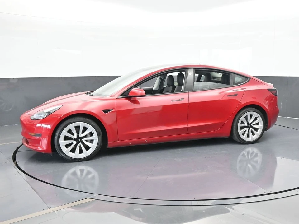 2022 Tesla Model 3 - Image 2 of 12