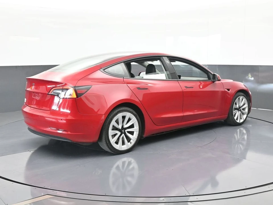 2022 Tesla Model 3 - Image 6 of 12