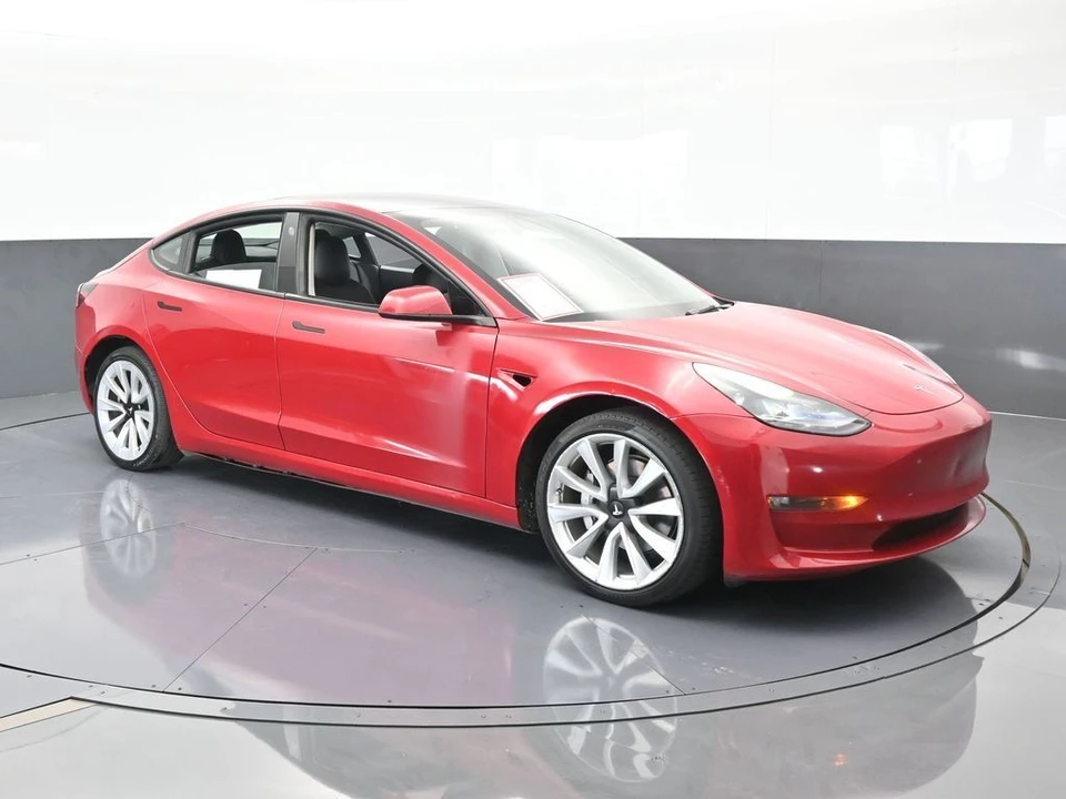 2022 Tesla Model 3 - Image 8 of 12