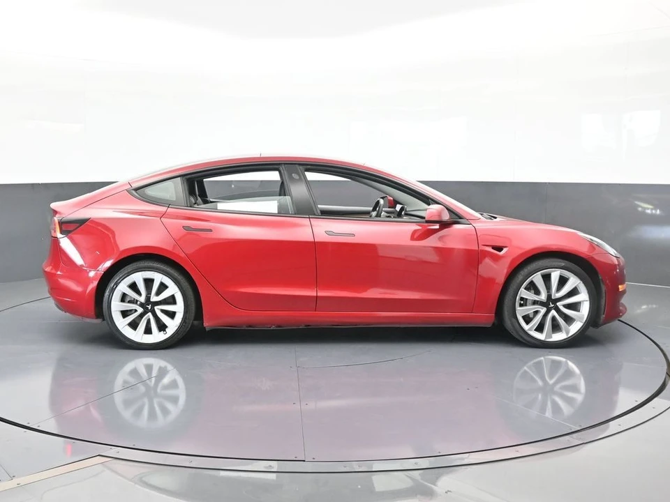 2022 Tesla Model 3 - Image 7 of 12