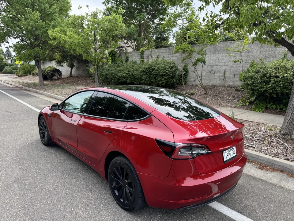 2022 Tesla Model 3 - Image 3 of 17